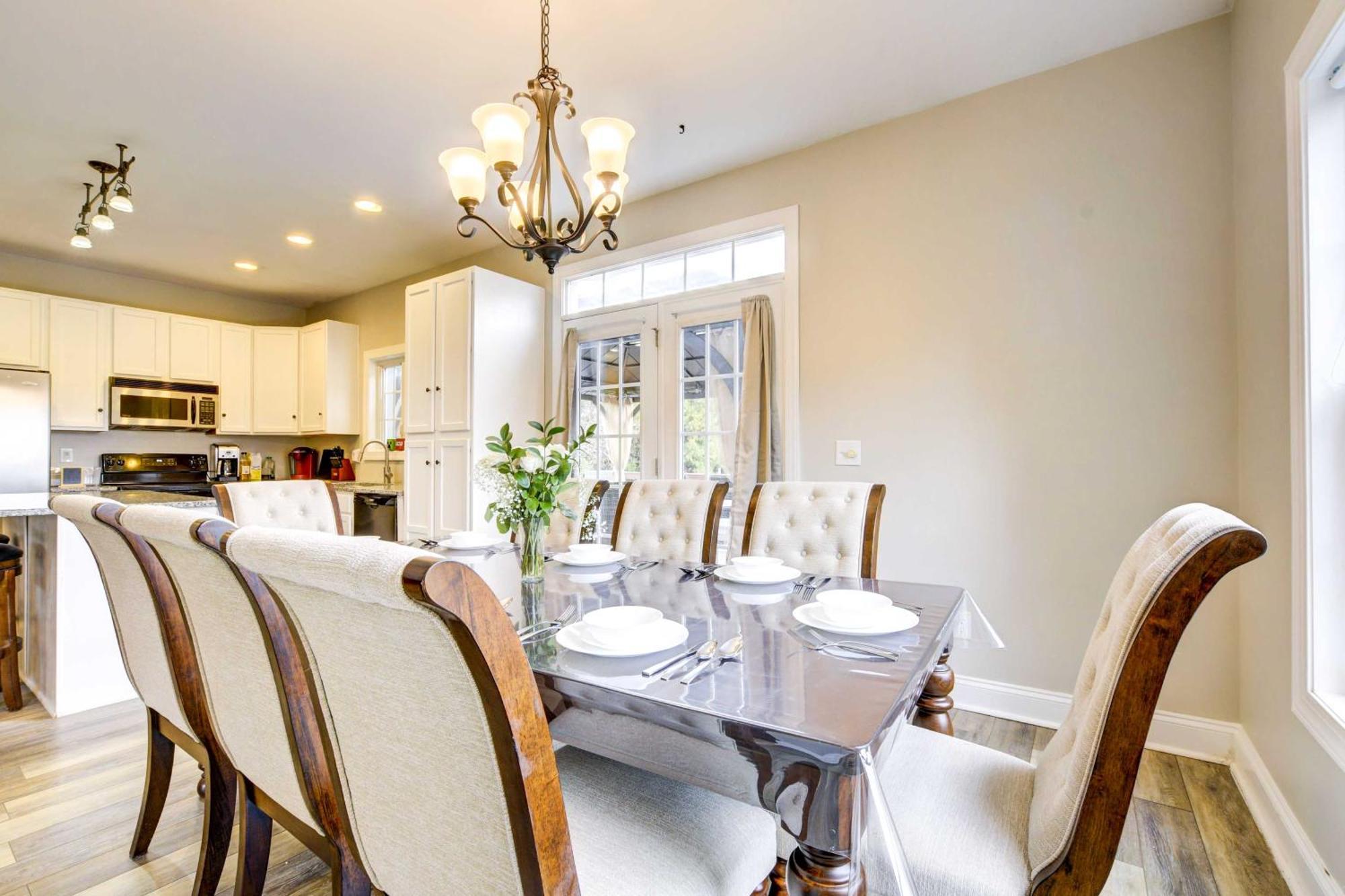 Sleep 10, Hot Tub, Massage Chair, Nintendo, Ping-Pong Table And 1 Acre Backyard! Villa Raleigh Esterno foto