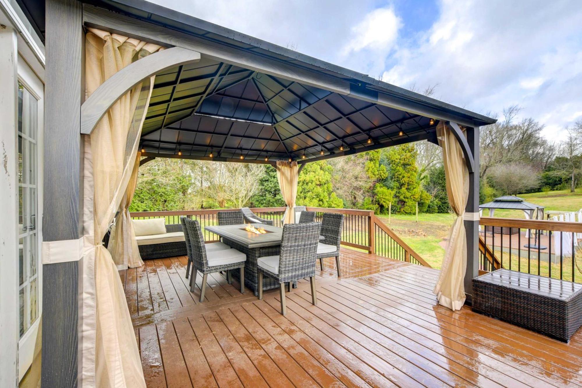 Sleep 10, Hot Tub, Massage Chair, Nintendo, Ping-Pong Table And 1 Acre Backyard! Villa Raleigh Esterno foto