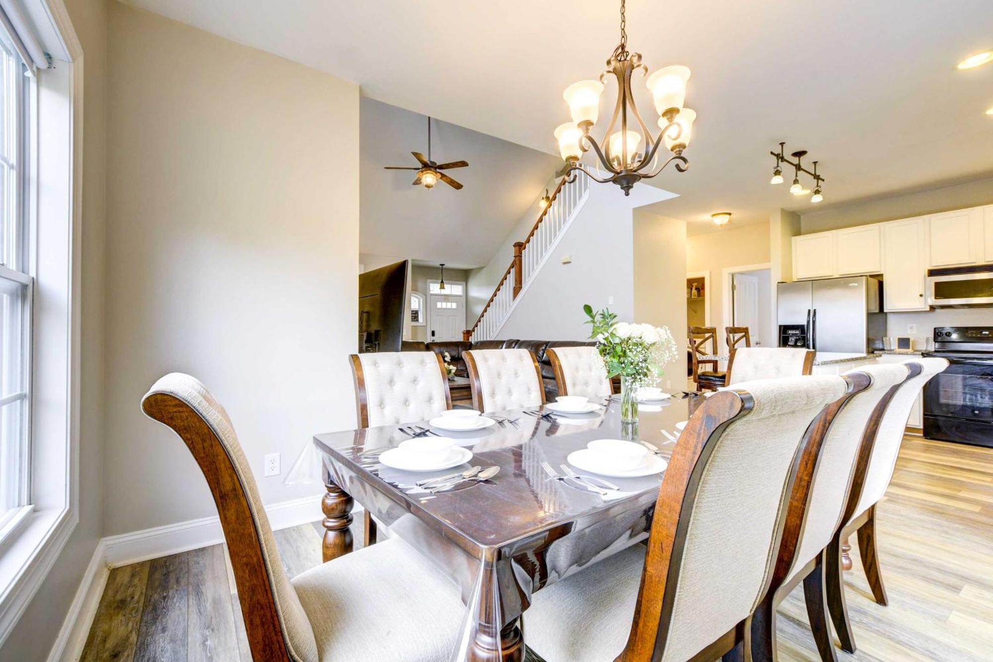Sleep 10, Hot Tub, Massage Chair, Nintendo, Ping-Pong Table And 1 Acre Backyard! Villa Raleigh Esterno foto