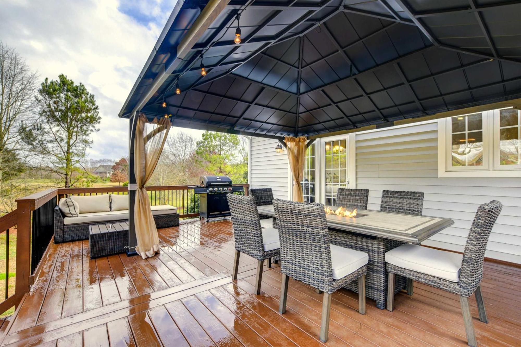 Sleep 10, Hot Tub, Massage Chair, Nintendo, Ping-Pong Table And 1 Acre Backyard! Villa Raleigh Esterno foto