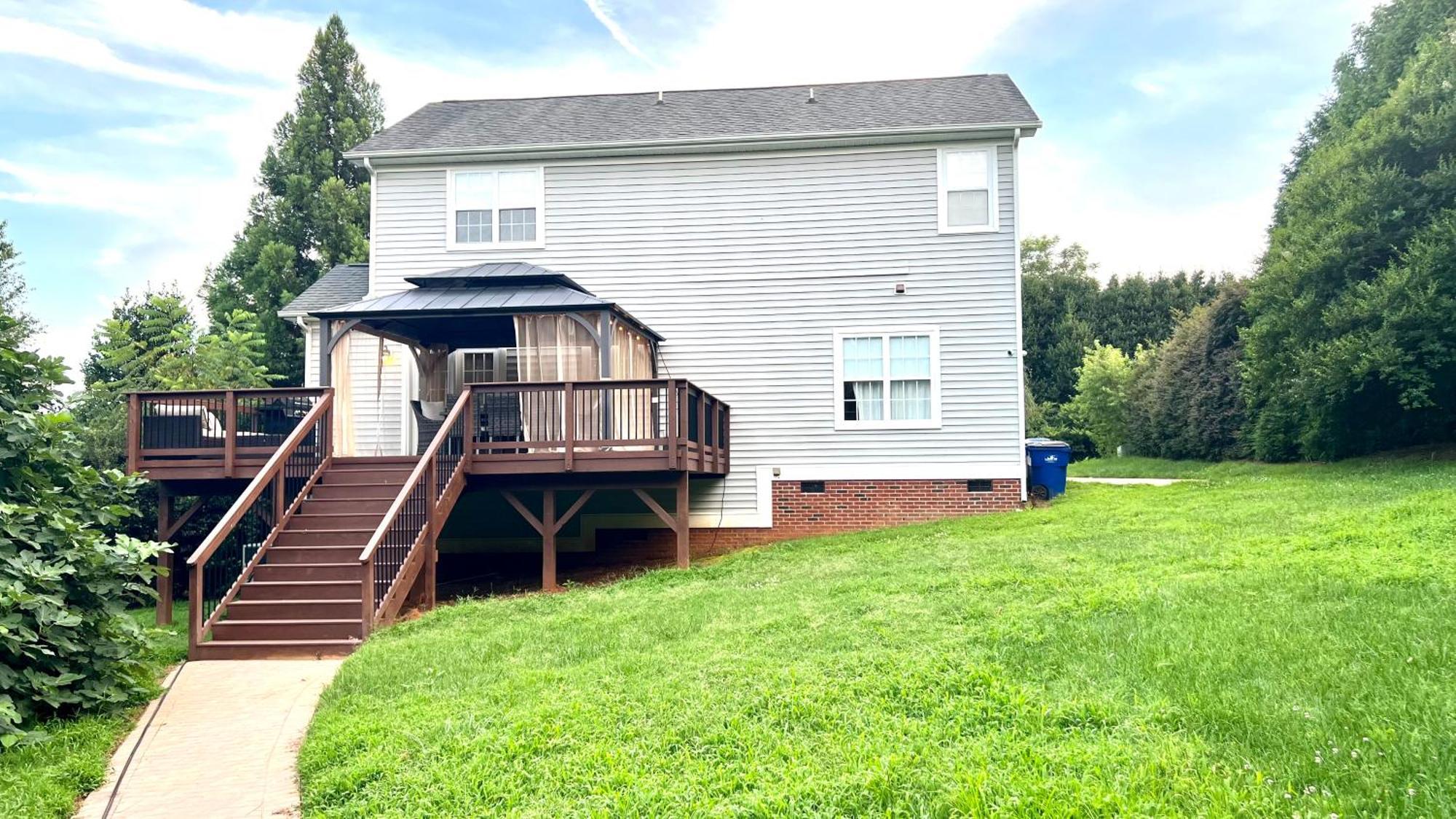 Sleep 10, Hot Tub, Massage Chair, Nintendo, Ping-Pong Table And 1 Acre Backyard! Villa Raleigh Esterno foto